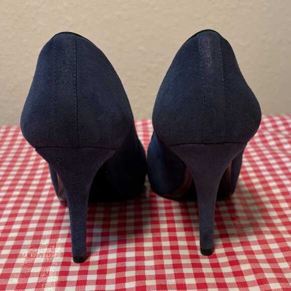 Chanel Navy Blue & Black Suede Logo Cap Toe Pump Heels Size 38 - Picture 10 of 10